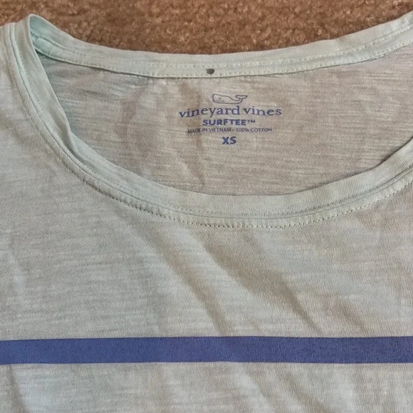 Vineyard vines tee - Picture 2 of 2